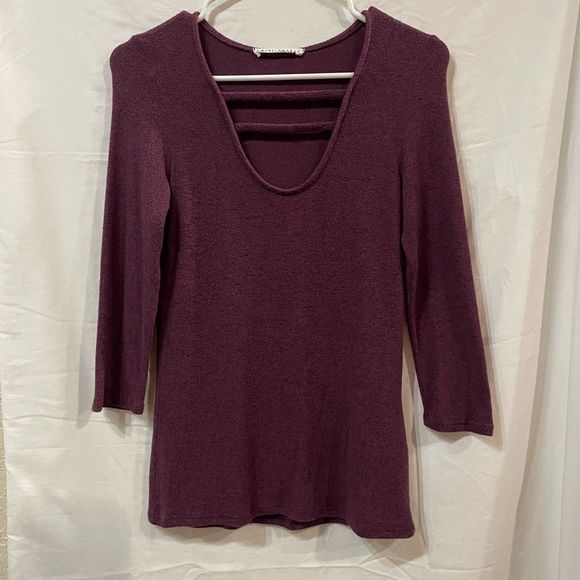 AMERICAN ABLE
Sheeran Bar Detail Hacci‎ Knit Top - Picture 4 of 8